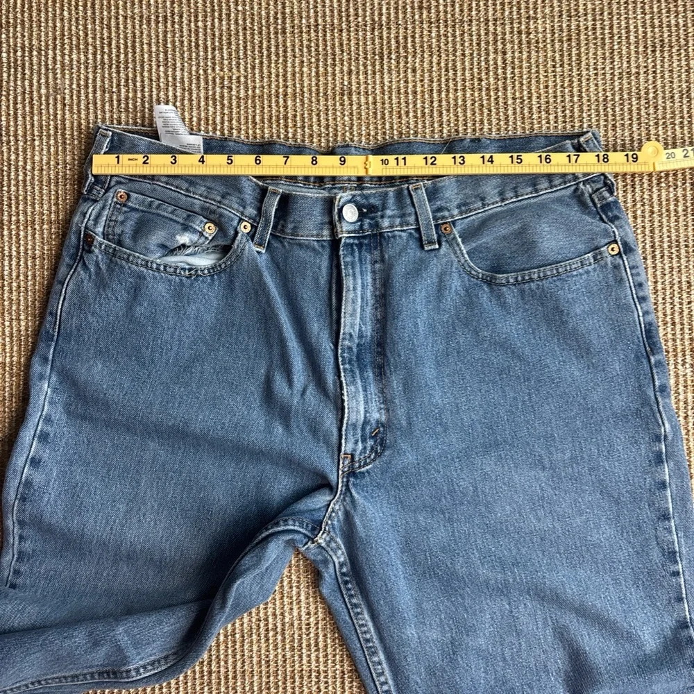 Men's Vintage Levi's 550s Size 38x30